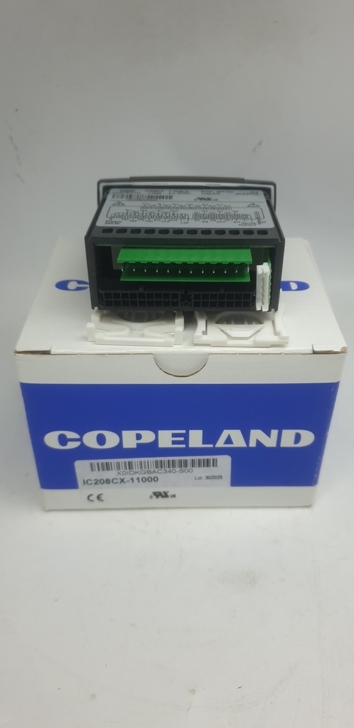 Copeland IC208CX-11000 temperature controller.